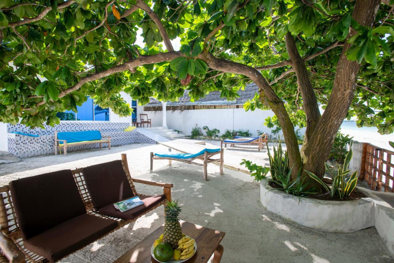 Uroa Beach Lodge Exterior photo